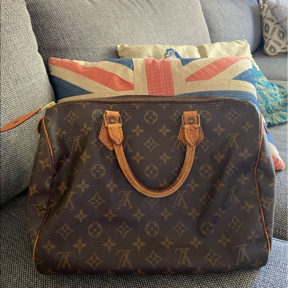 Louis Vuitton monogram Speedy 30